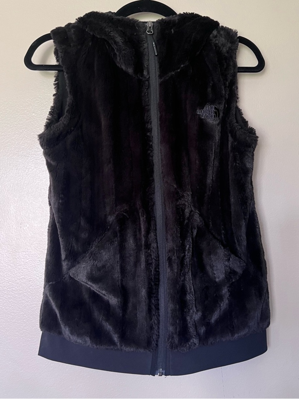 The North Face Furlander Womens Faux Fur Hooded Vest Full Zipper Black NWOT